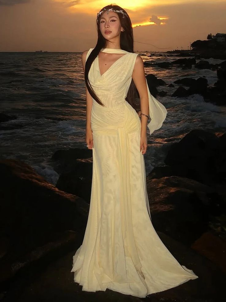 Stylish Yellow Chiffon Pleated Mermaid Evening Dress Long Prom Gown SP833