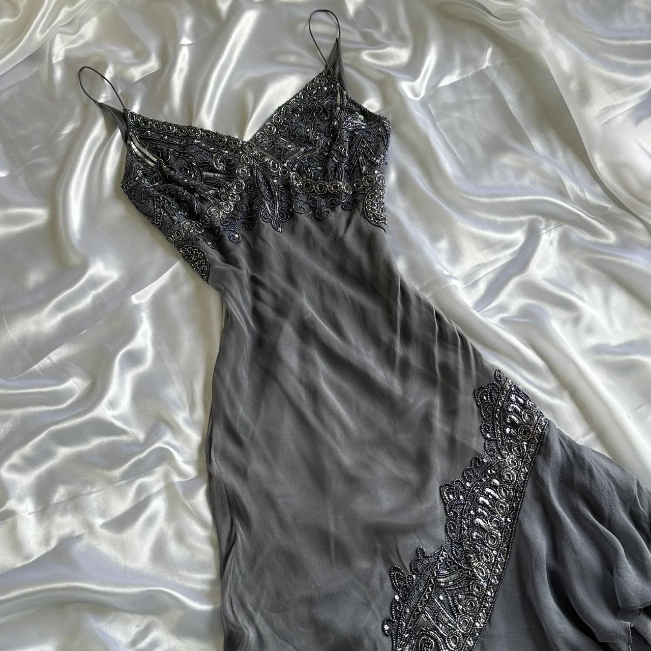 Vintage Spaghetti Straps Grey Chiffon Beaded Mermaid Evening Dress Long Prom Dress Y9739