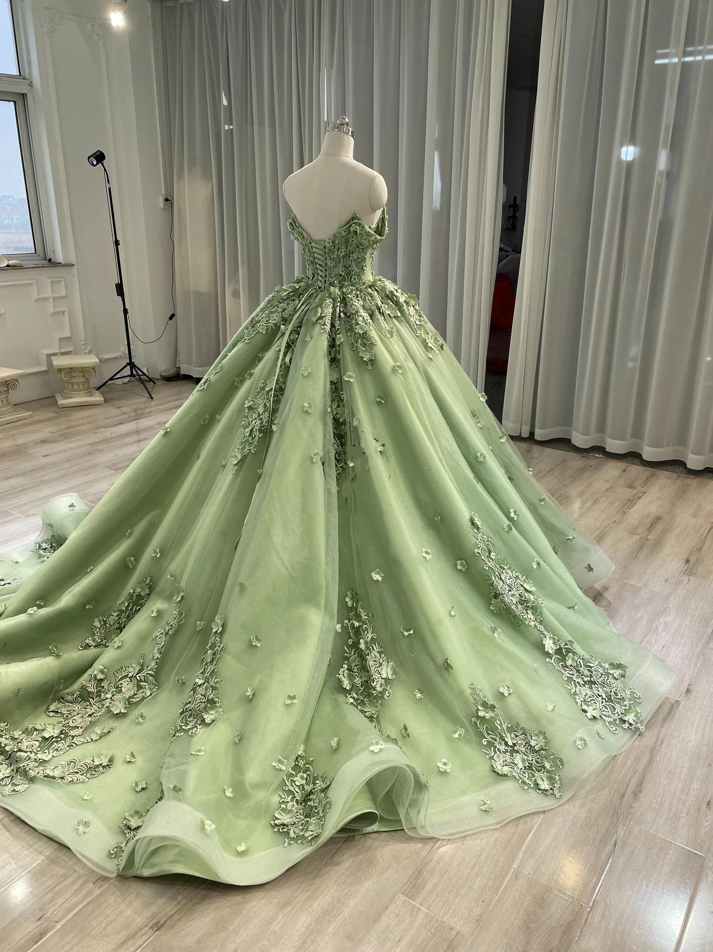 Sweet 16 Quinceanera Dresses for Girls Ball Gown Tulle Lace Appliques Dress for Women Y1922