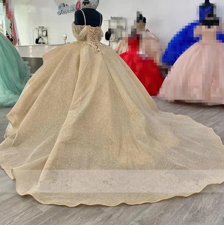 Sparkly Champagne Princess Ball Gown Quinceanera Dresses Elegant Straps Appliques Sweet 16 Dress Y4150