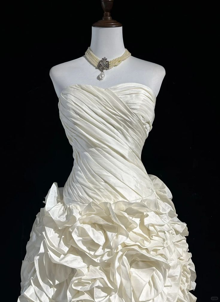 Pretty Strapless White Satin Pleated A Line Homecoming Dress 18th Birthday Outfits Y9514