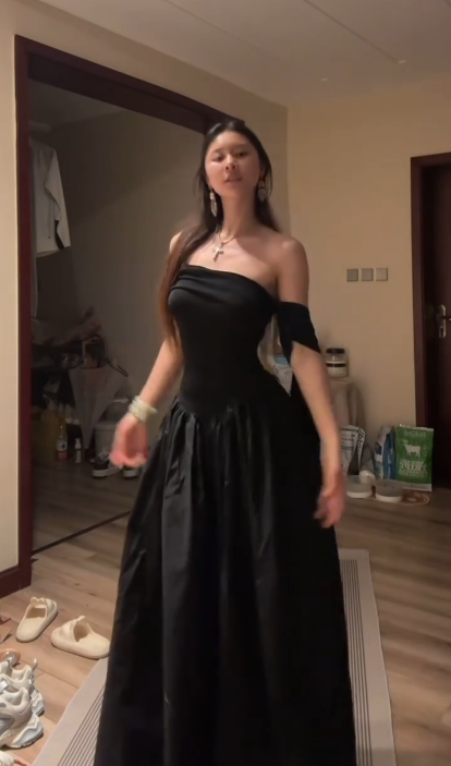 Stylish Off The Shoulder A Line Satin Prom Gown Black Long Evening Dress SP242