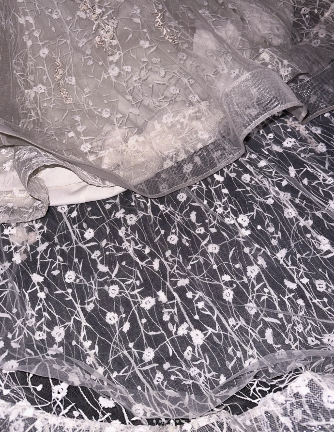 Pretty White Sleeveless Tulle Lace Appliques Mermaid Long Wedding Dress Bridal Dress SP754