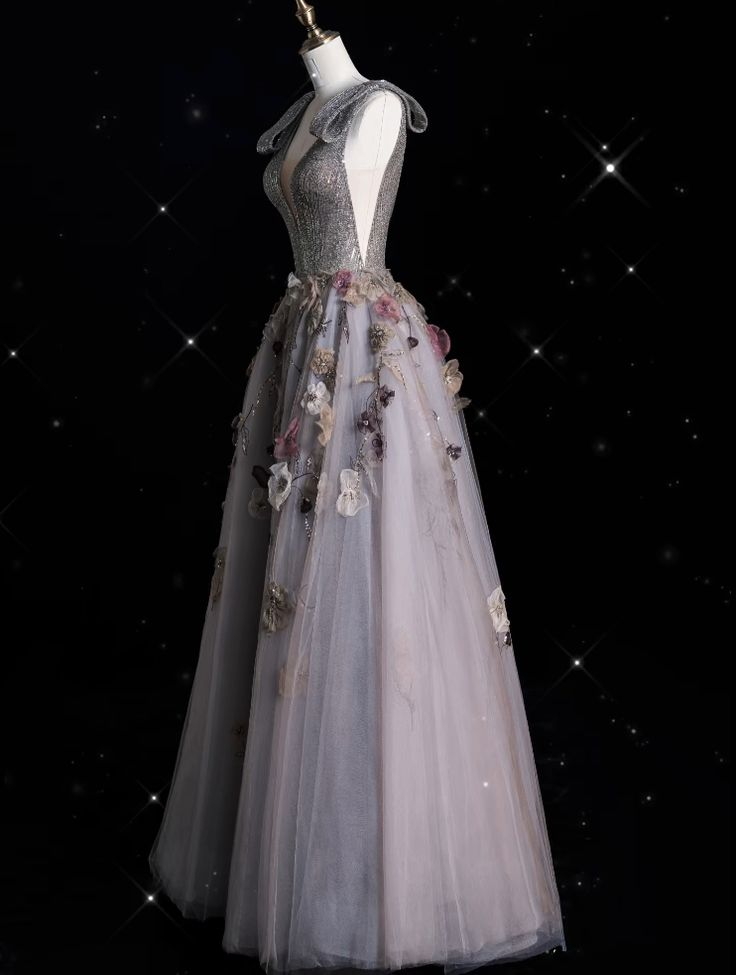 Charming V Neckline Gray Tulle Floral Ball Gown Long Evening Gown Prom Dress Y7953