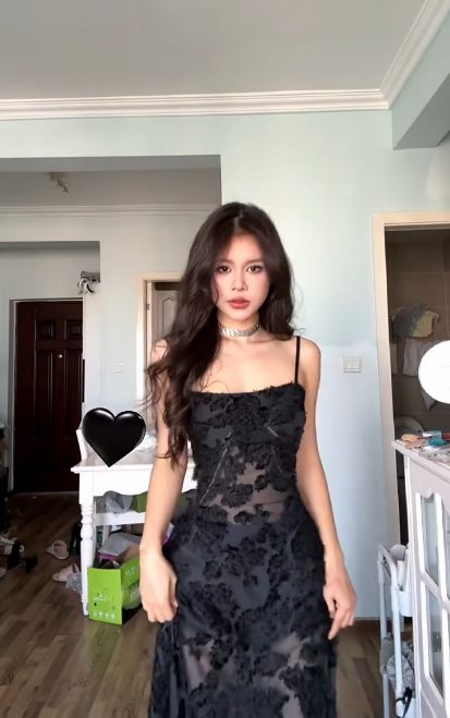 Classy Black Spaghetti Straps Lace Long Evening Dress Sexy Party Gown SP243