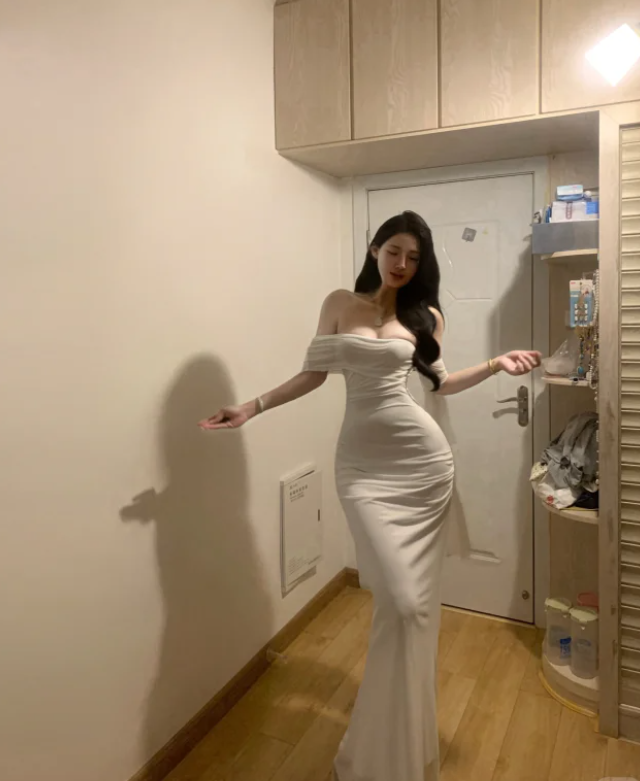 Classy Off The Shoulder White Chiffon Mermaid Prom Gown Long Party Dress Guest Dress SP289
