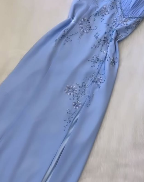 Blue Halter A Line Long Prom Dress Chic Beeaded Formal Party Dress Evening Gown Y7562