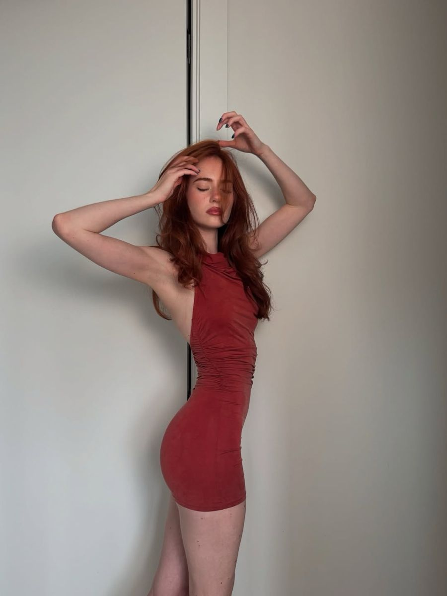 Elegant Burgundy Halter Sleeveless Sheath Short 8th Grade Homecoming Dress Cocktail Dress Y9926
