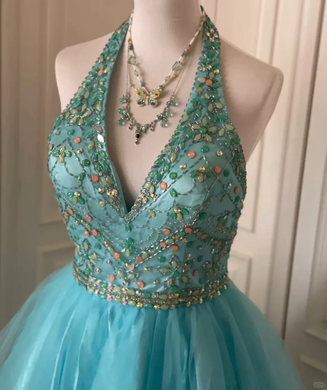 Gorgeous Halter Tulle Beaded Short Birthday Outfits Blue A Line Homecoming Dress Y9054