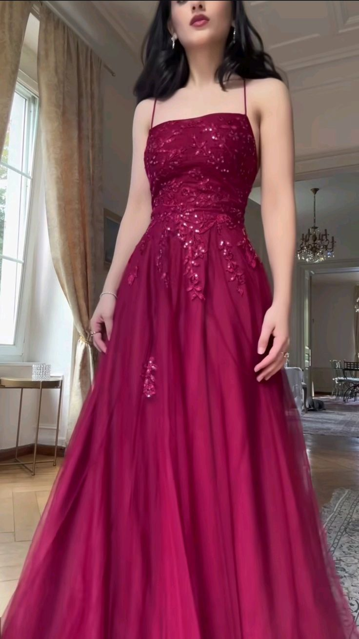 Pretty Spaghetti Straps Tulle Sequin Appliques A Line Long Wedding Guest Dress Formal Evening Gown SP557