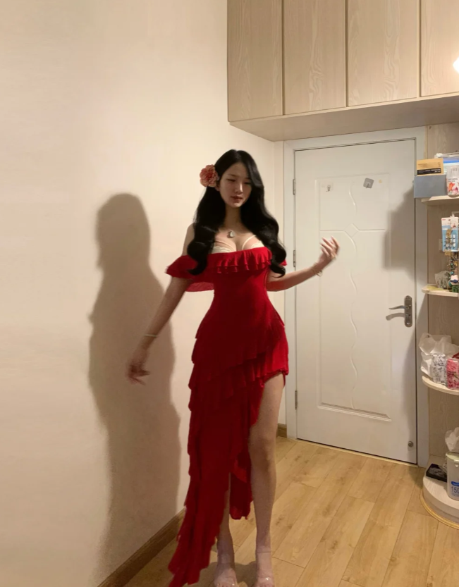 Sexy Red Strapless Strapless Chiffon Layered Ruffle Prom Dress Slit Long Party Dress SP287