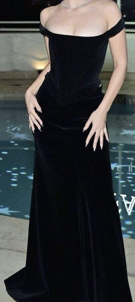 Stylish Off The Shoulder Black Velvet Mermaid Prom Dress Long Birthday Party Gown SP1132