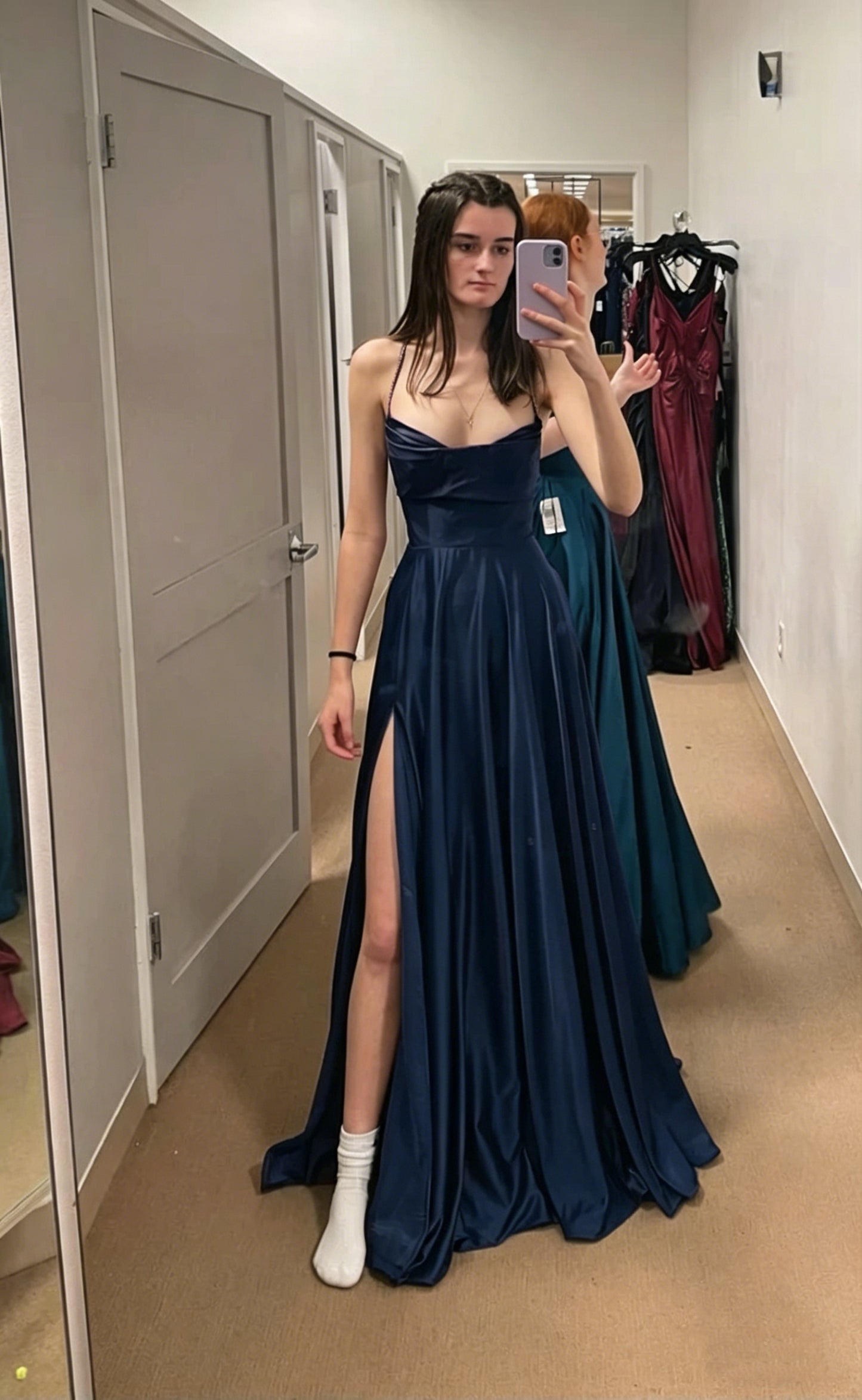 Burgundy A-line Floor-Length Satin Solid Color Prom Dresses Backless Sleeveless Elegant Senior Prom Dress Y4388