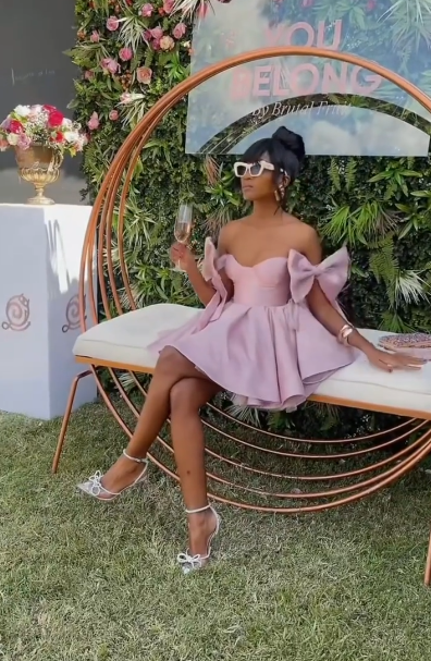 Pretty Off The Shoulder Bow A Line Short Birthday Outfits Pink Graduation Homecoming Dress Y9544