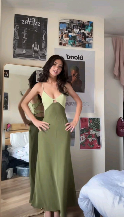 Elegant Spaghetti Straps V Neck Green Satin Long Wedding Guest Dress Evening Dress SP852