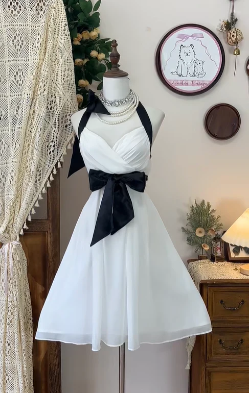 White Halter Chiffon A Line Homecoming Dress Elegant Short Party Dress With Bow Y8877