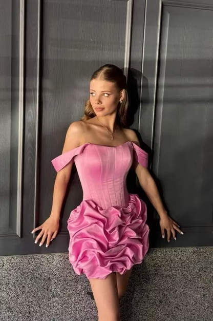 Charming Pink Satin Short 21st Birthday Outfits Off the Shoulder Pleated Strapless Mini Homecoming Dress SP3820
