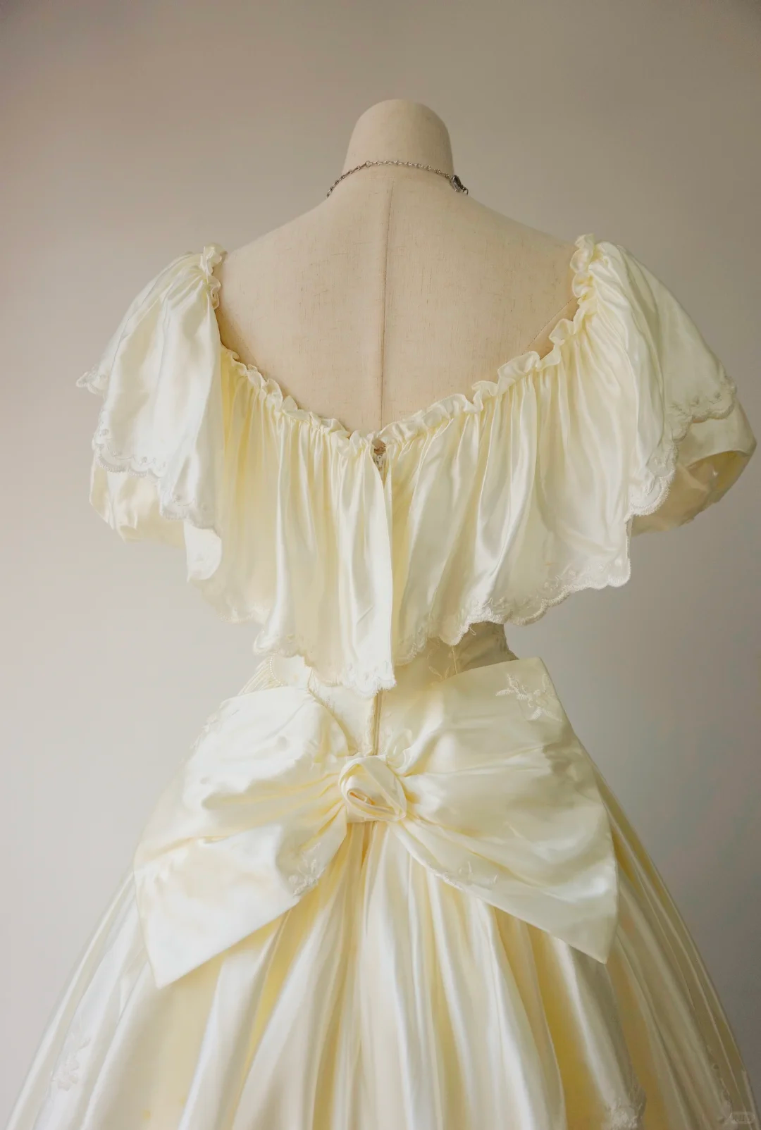 Vintage Off The Shoulder Ball Gown Pastel Yellow Satin Embroidered Floral Long Wedding Dress SP4097