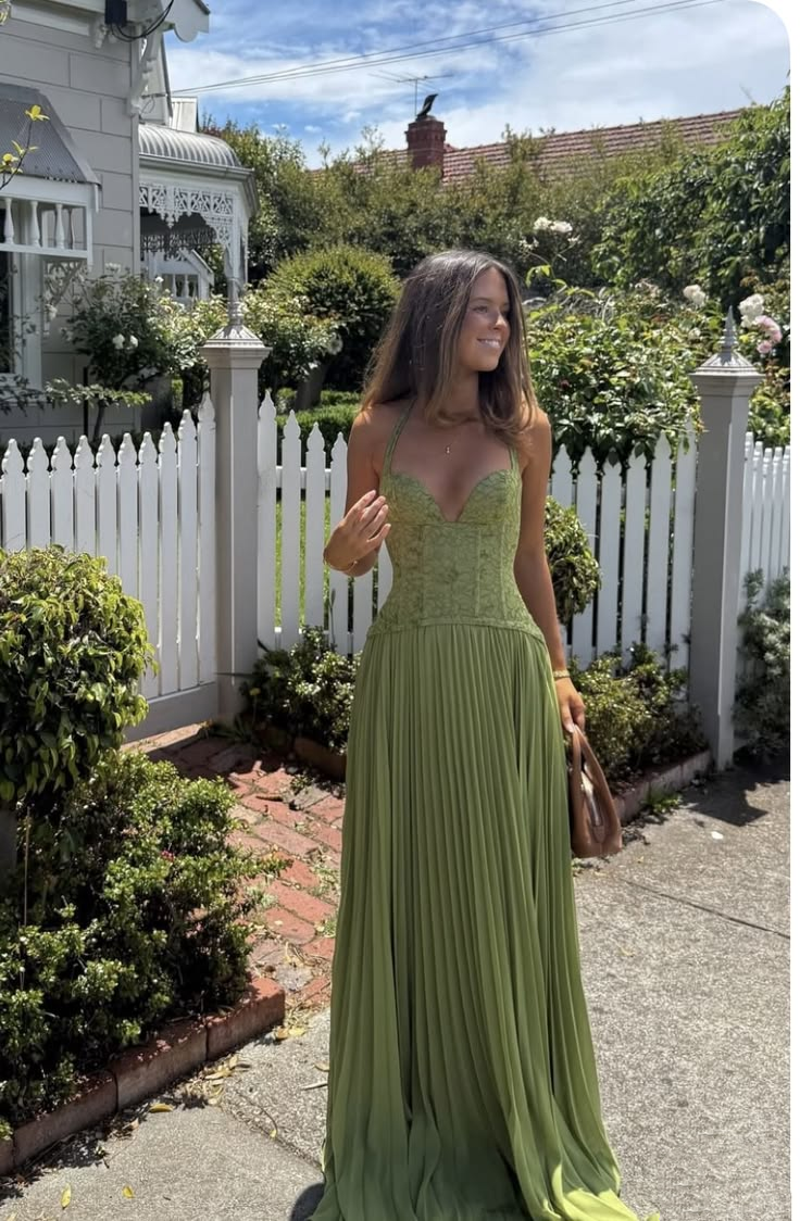 Vintage Sage Green Lace Chiffon Pleated A Line Long Party Dress Halter Wedding Guest Dress SP2953