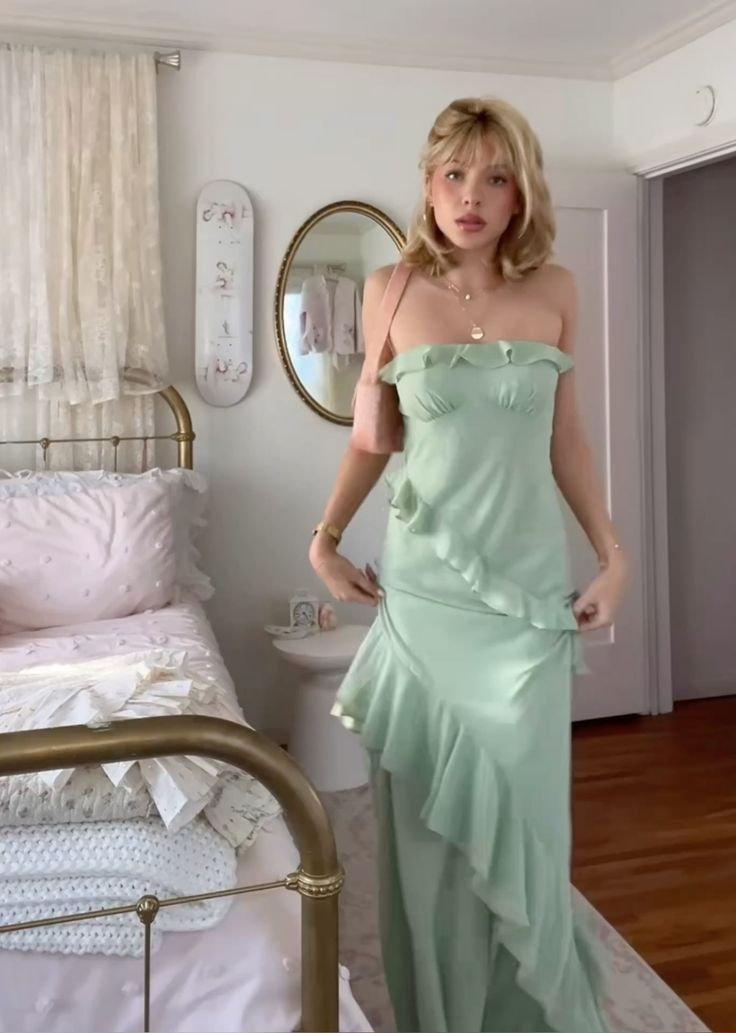 Classy Strapless Green Chiffon Ruffles Party Dress Long Wedding Guest Dress SP3011