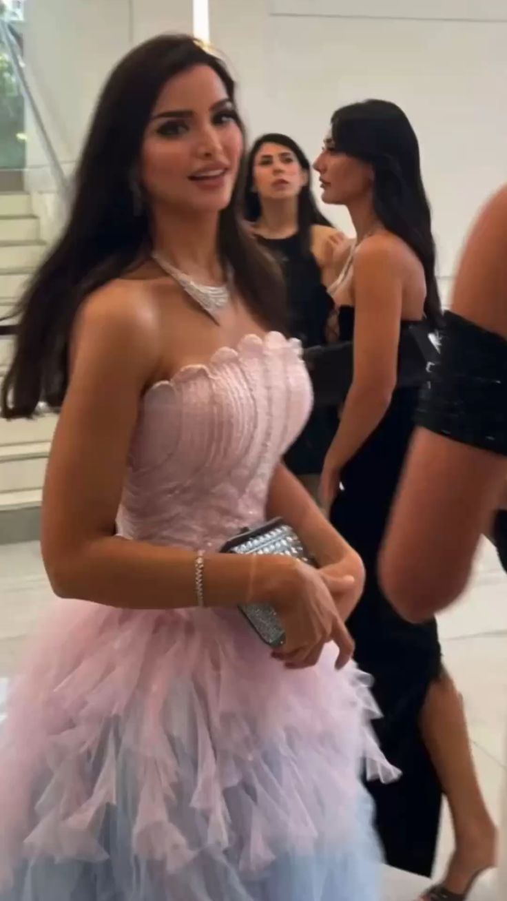 Elegant Strapless Beaded Tulle Pleated Mermaid Long Birthday Prom Dress Evening Dress SP921