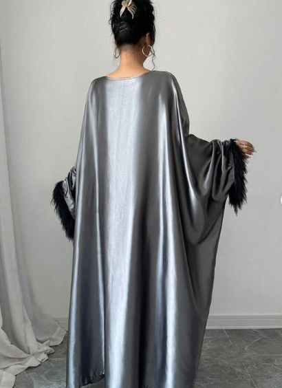 Fashion Satin Long Formal Evening Dress Long Sleeves Prom Dress With Feathers Y7571