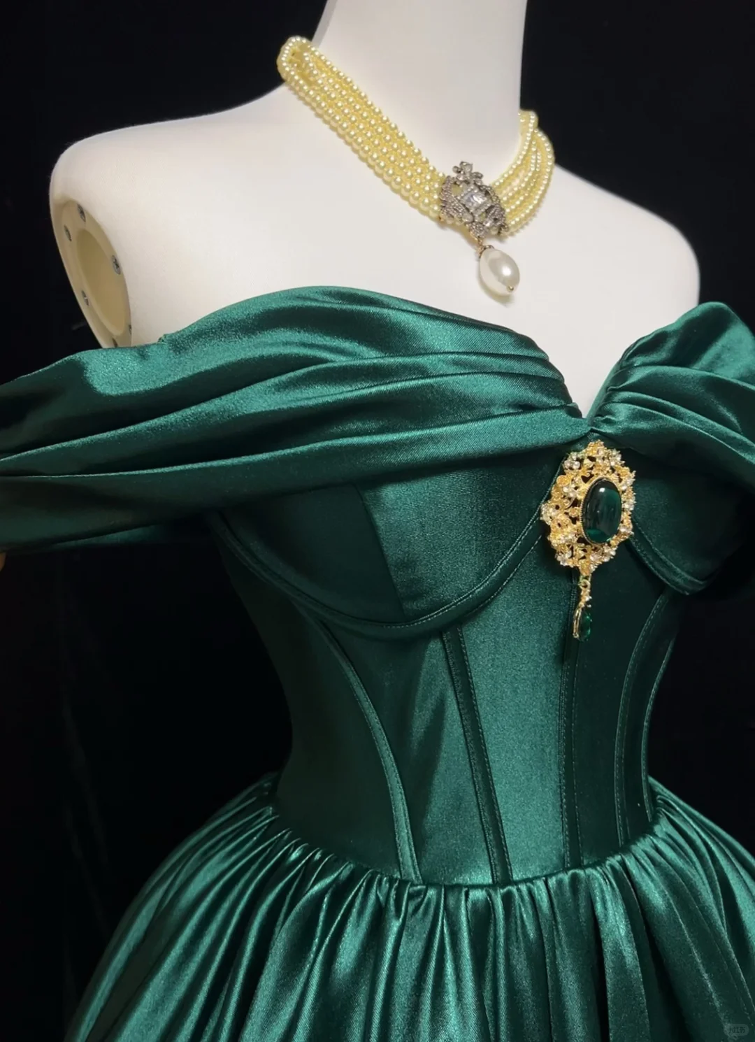 Fashion Green Satin A Line Short 9th Grade Homecoming Dress,Off The Shoulder Short Birthday Outfits SP2909