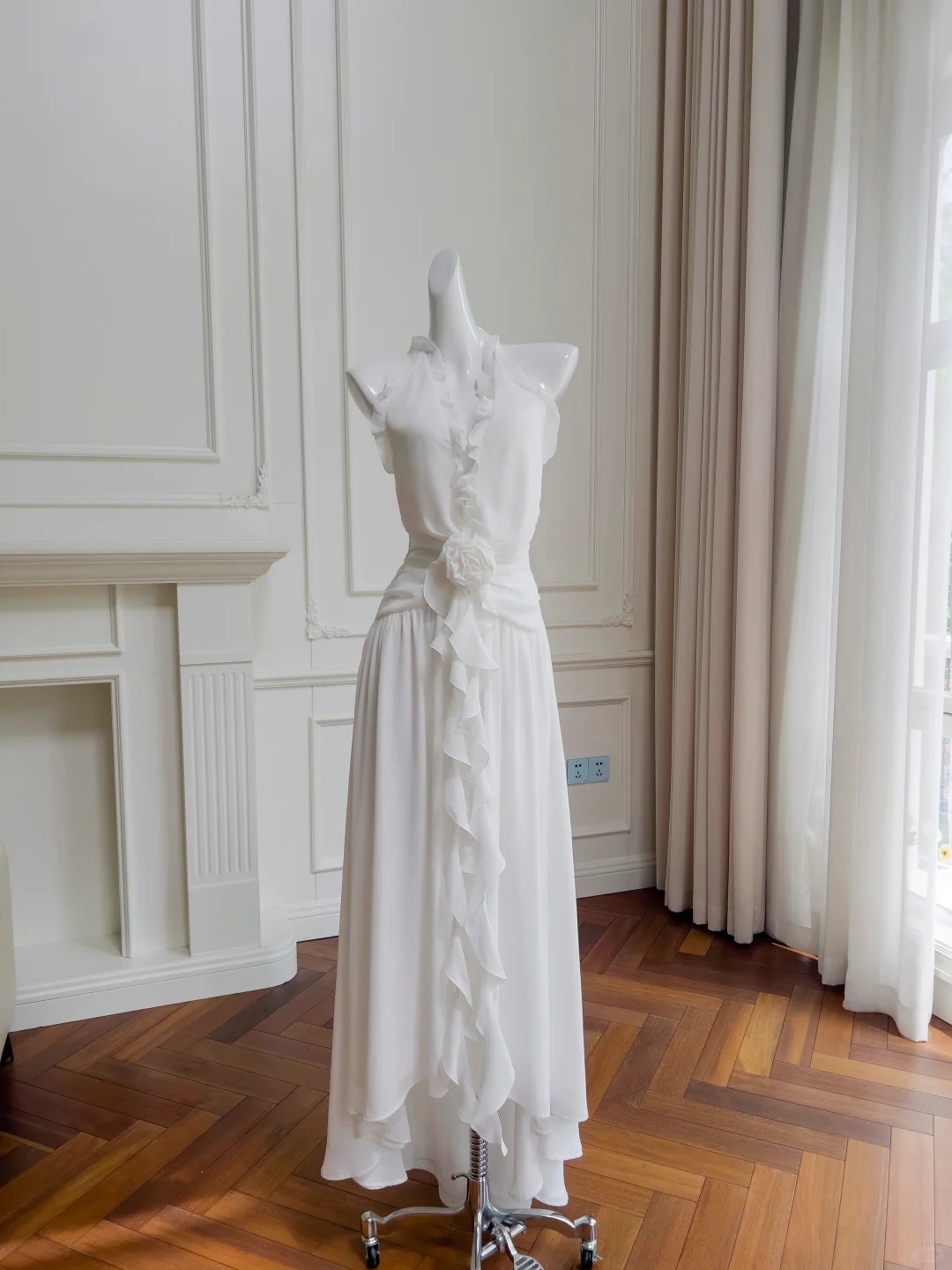 Pretty White Halter V Neck Chiffon Ruffles Long Party Dress Birthday Dress SP2576