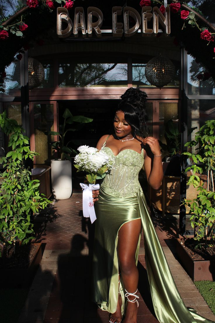 Elegant Sage Green Satin Appliques Beaded Mermaid Slit Long Party Dress Spaghetti Straps Long Wedding Guest Dress SP3721