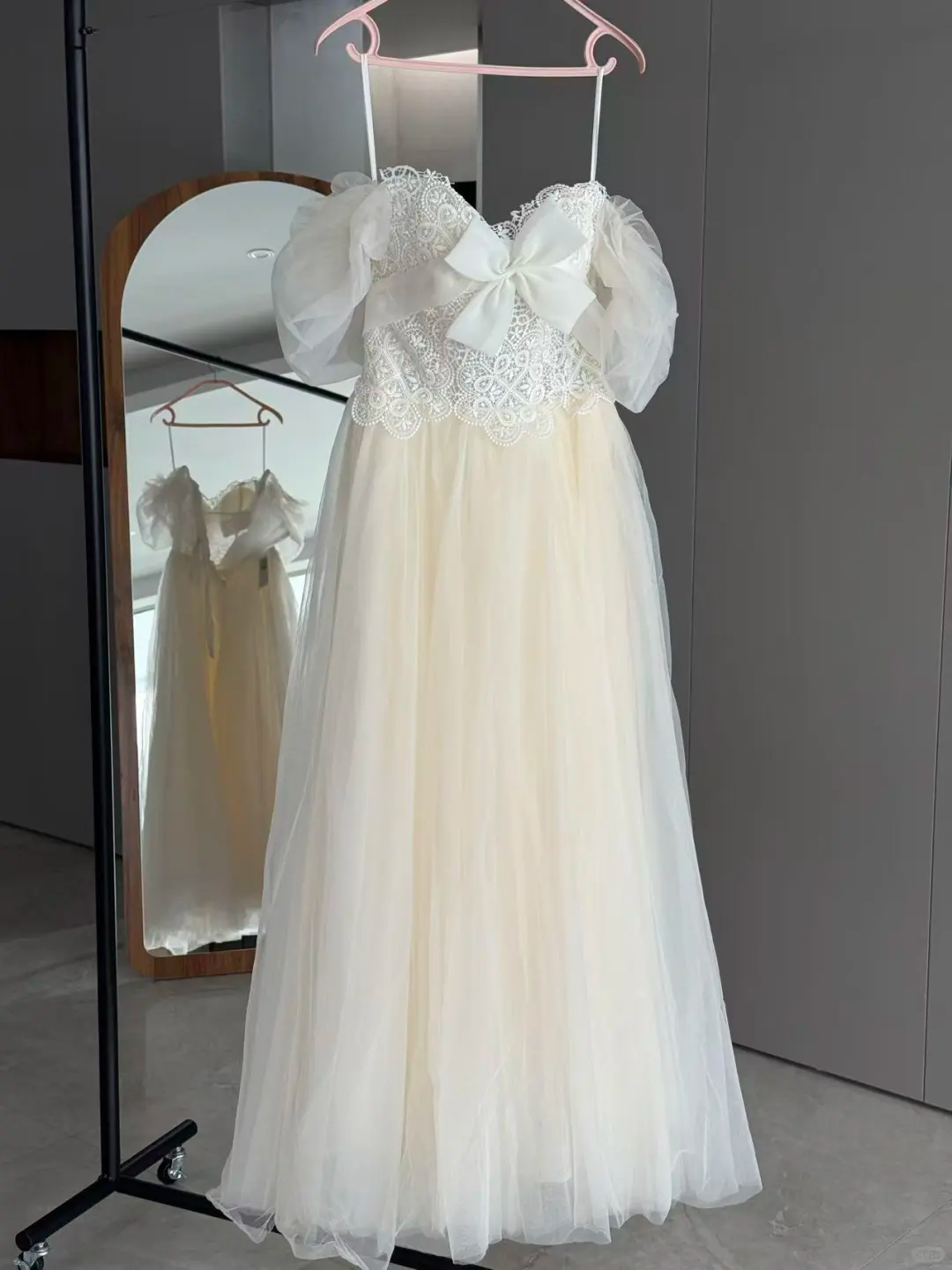 Pretty Off White Off The Shoulder Tulle Lace A Line Long Birthday Dress Evening Gown With Bow SP2254