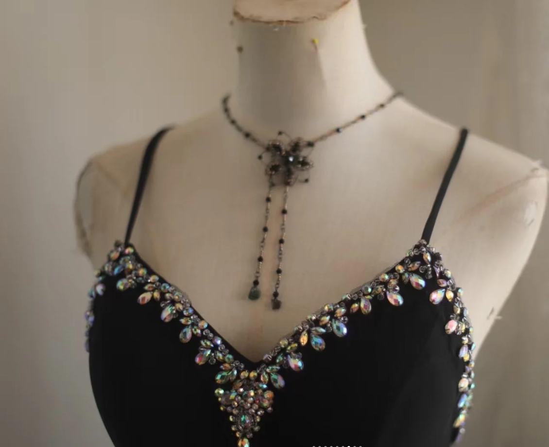 Elegant Spaghetti Straps Black V Neck Satin Beaded Slit Birthday Party Dress Prom Gown SP750