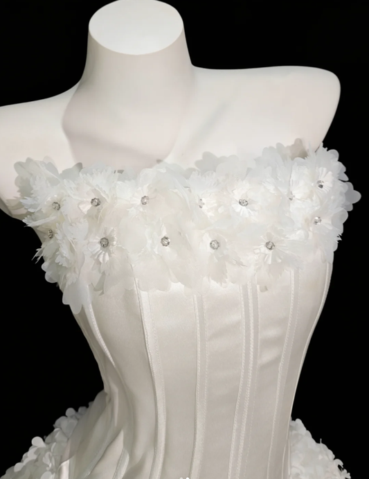 Elegant White Strapless Satin Lace Appliques Short Homecoming Dress 17th Birthday Outfits SP1924