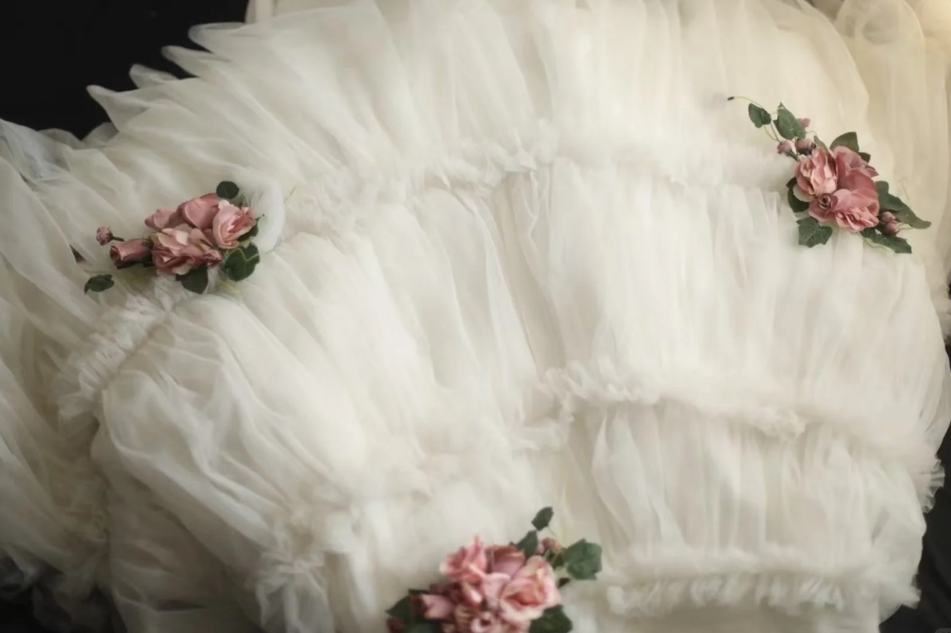 Pretty Spaghetti Straps White Tulle Long Wedding Dress With 3D Flowers SP751