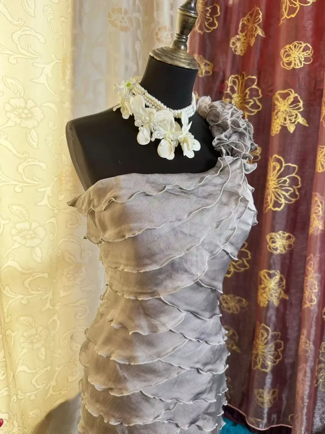 Vintage Silver Gray Chiffon Ruffle Layered Cocktail Dress One Shoulder Formal Graduation Homecoming Dress Y9184