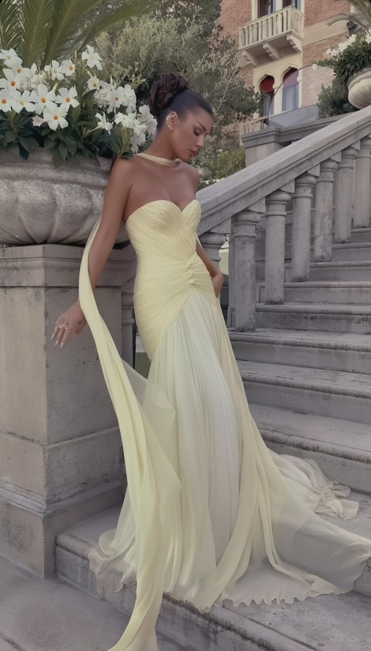 Classy Strapless Yellow Chiffon Pleated Mermaid Long Wedding Guest Dress Party Gown SP1131