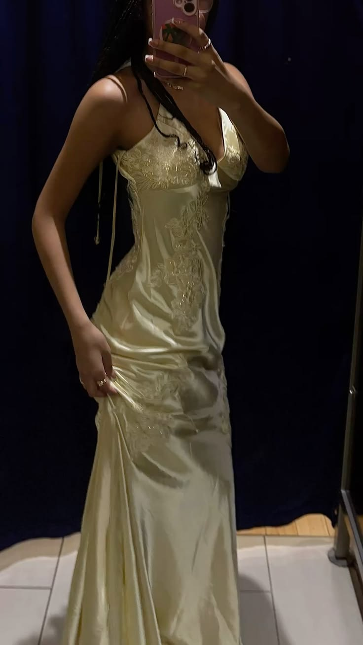 Pretty Yellow Satin Appliques Mermaid Long Prom Dress Party Gown SP3932