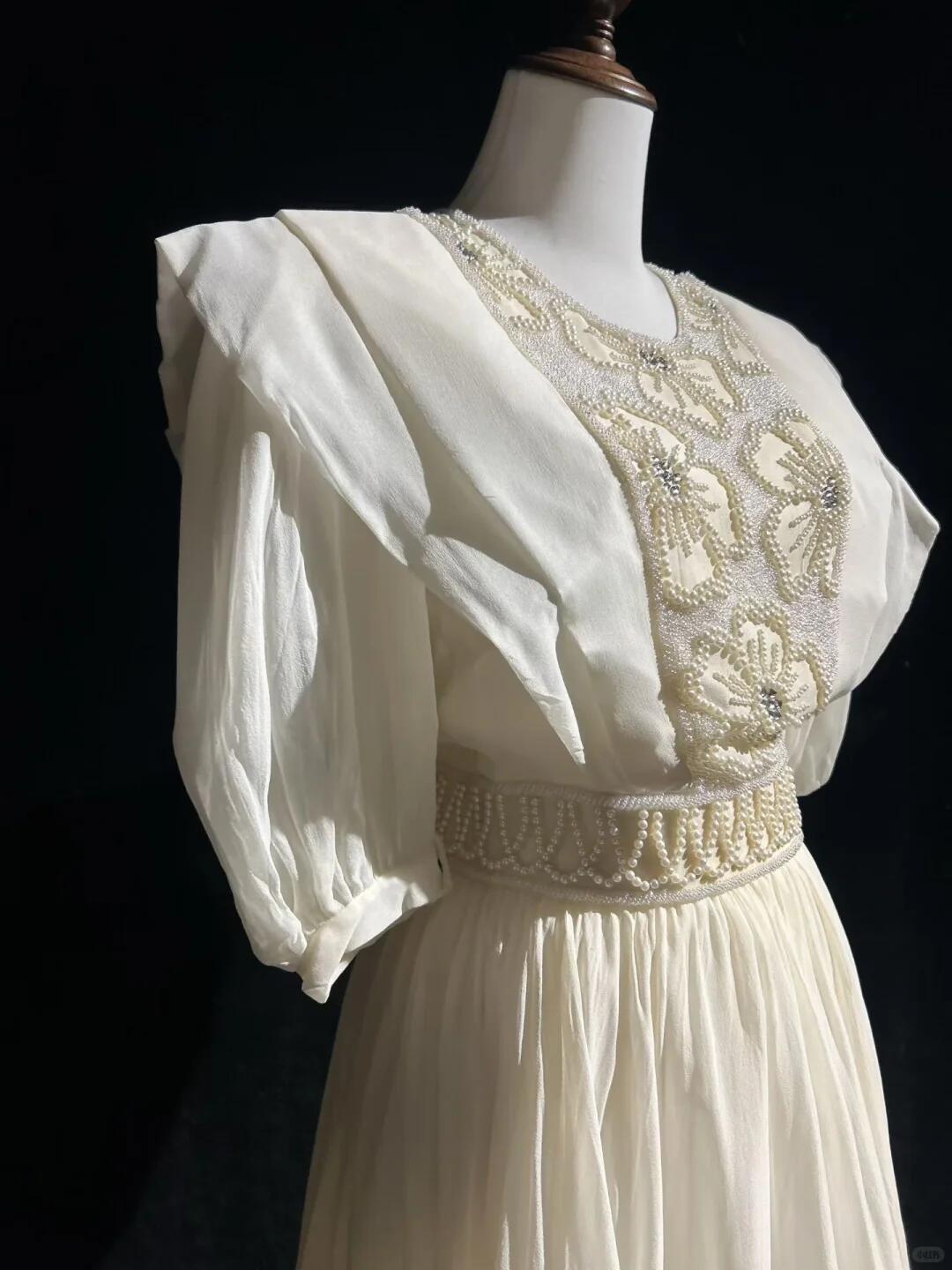 Elegant Chiffon Pearls A Line Short 18th Birthday Outfits,Off white Short Homecoming Dress SP2929