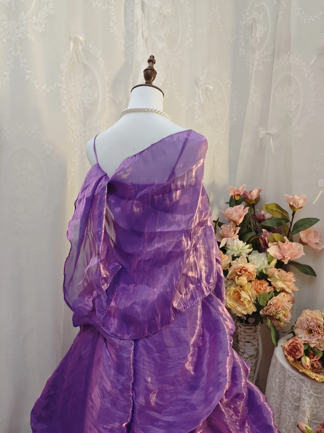 Retro Spaghetti Straps Satin Beaded Appliques Ball Gown Purple Long Party Dress Prom Gowns SP2163