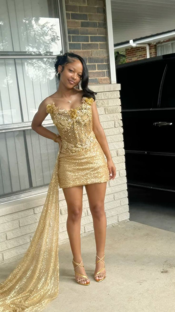 Gorgeous Strapless Sequin Beaded Sheath Mini 15th Birthday Outfits,Gold Short 7th Grade Homecoming Dress SP2496