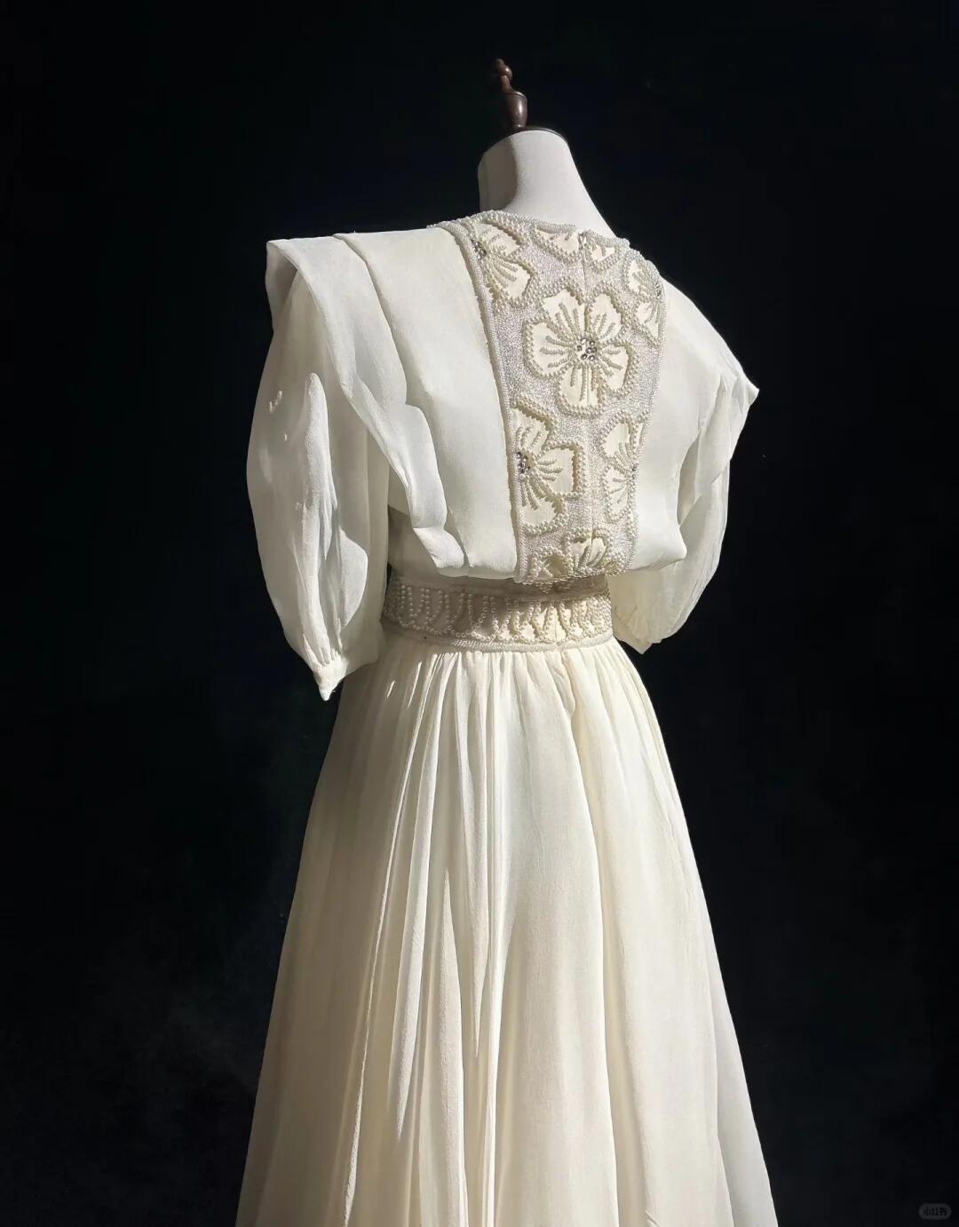 Elegant Chiffon Pearls A Line Short 18th Birthday Outfits,Off white Short Homecoming Dress SP2929